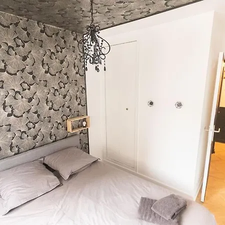 Le Cabinet De Curiosite - La Bonne Marienne