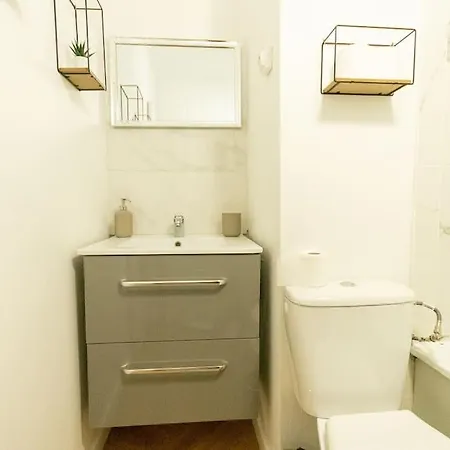 Apartment Le Cabinet De Curiosite - La Bonne Marienne